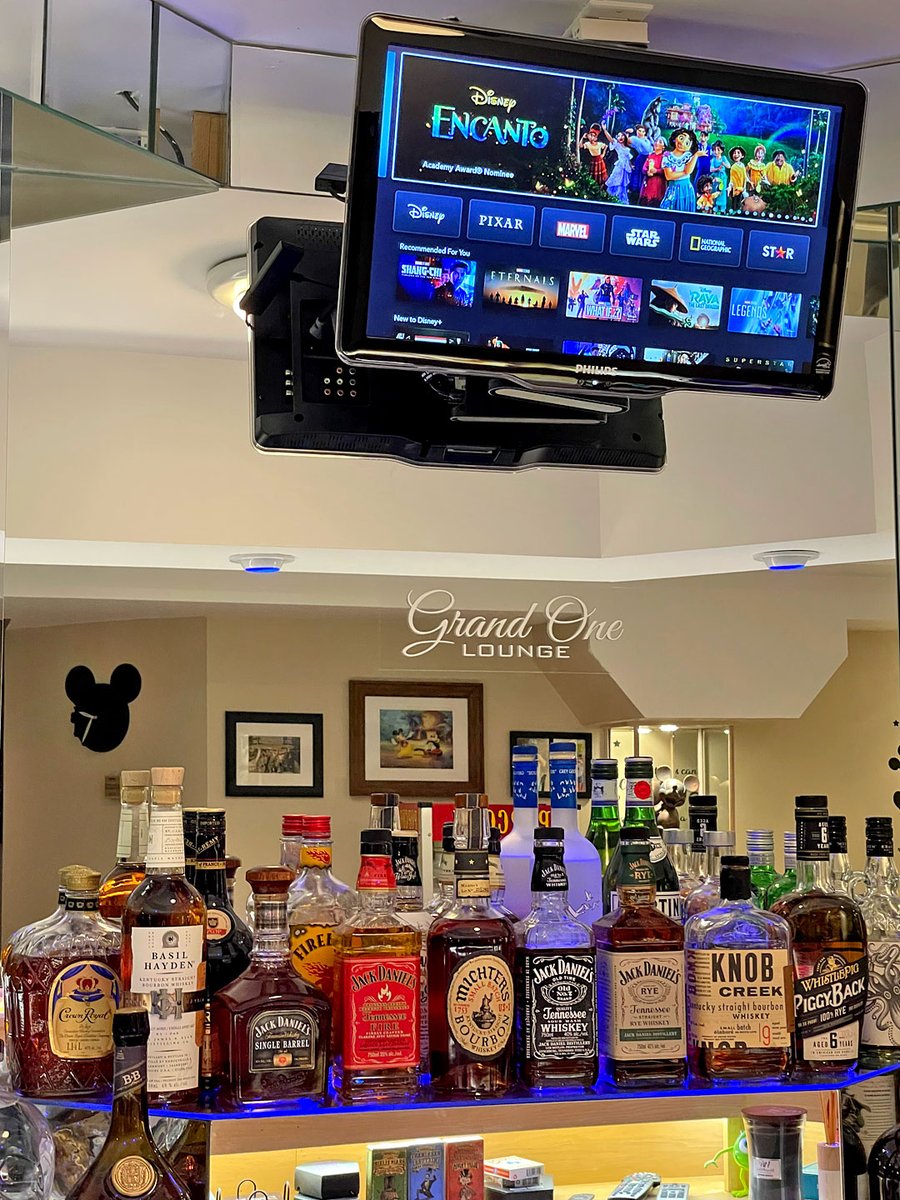 MikeBelobradic's tweet photo. Sunday afternoons at the Grand One Lounge in Disney Resort North: The Underground. #DisneyResortNorth #DisneyBar #DisneyLounge #DisneyatHome https://t.co/Tx9t2CndSM