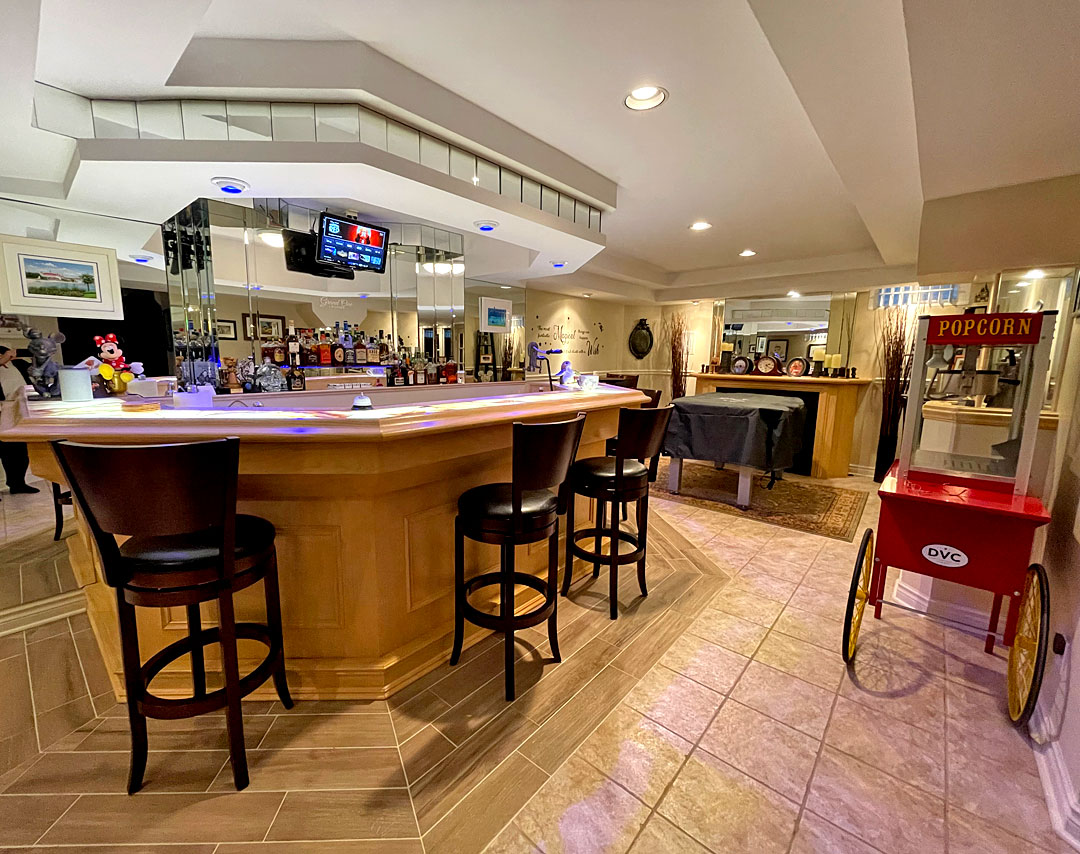 MikeBelobradic's tweet photo. Sunday afternoons at the Grand One Lounge in Disney Resort North: The Underground. #DisneyResortNorth #DisneyBar #DisneyLounge #DisneyatHome https://t.co/Tx9t2CndSM