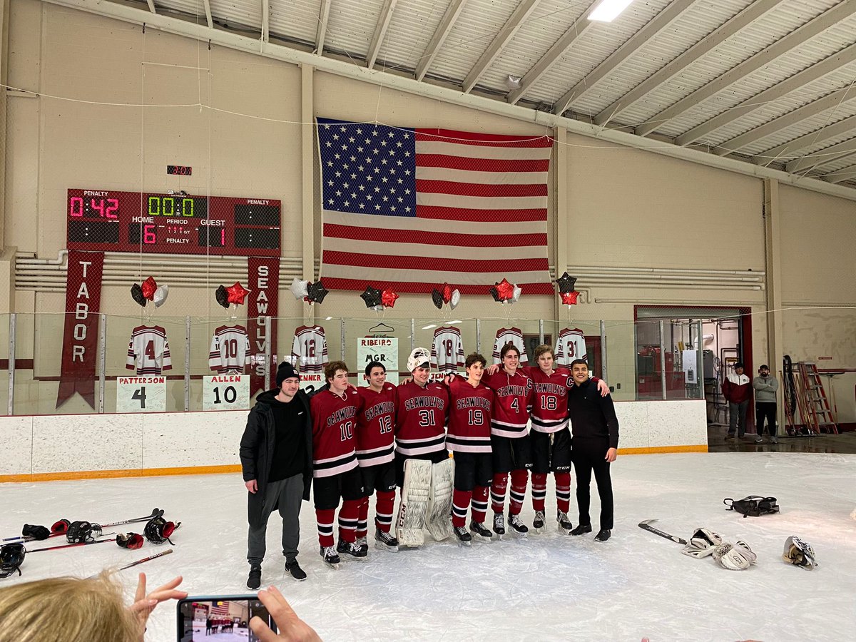 Lori Zaccari tweet media