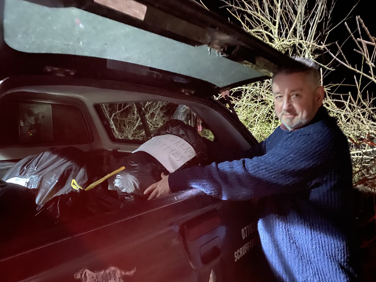 The Scruffy Dog Cider truck has a different kind of load on board tonight as George heads off to make our contribution to a local consignment headed to the Polish border to help Ukranian families. The truck is full of shoes, boots, coats and warm clothes. 😊 #smallsteps