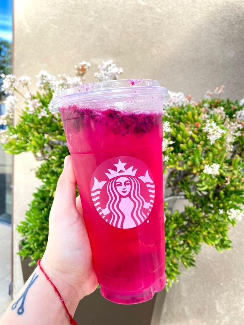 CrossBrdrXpress's tweet photo. How about a Mango Dragonfruit from @Starbucks at CBX to start this week? Sooooo refreshing. 😍🥤
Learn more about CBX services at: https://t.co/qur0T3rJFZ
📸 candasseats (IG)
#CBX #CBXperience #CBXServices https://t.co/aB1FKuUVBO