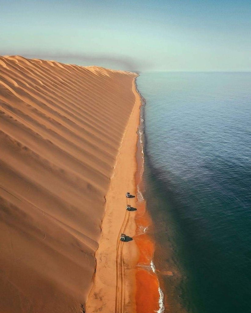 arab11__'s tweet photo. Sea and desert, Morocco https://t.co/sJDBDSdi8n