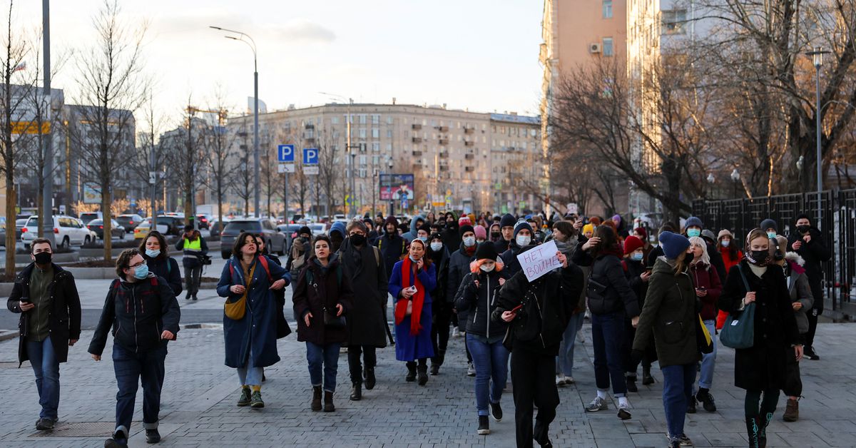 Reuters's tweet photo. Anti-war protests held in cities across Russia, 2,000 people arrested https://t.co/0GvwkltVZ5 https://t.co/YUwWKlm9cv