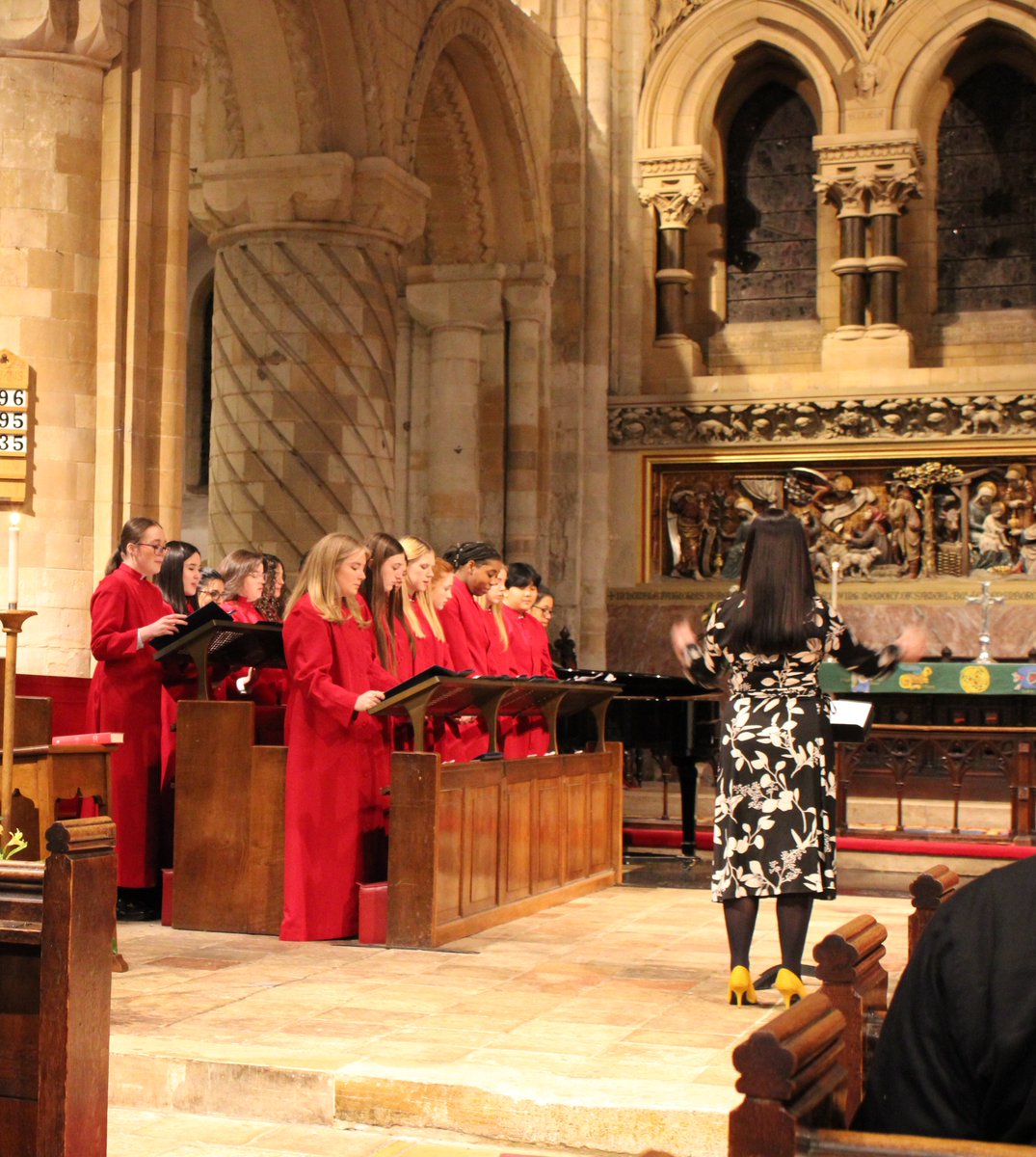 SECMusicSchool's tweet photo. A very special day for @StEdmundsWare to sing for Evensong at Waltham Abbey joint with Sounthend High School for Girls. Special prayers for peace in the world, particularly in Ukraine. The choirs sang beautifully. Thank you to all. https://t.co/ySmqCGjYsJ