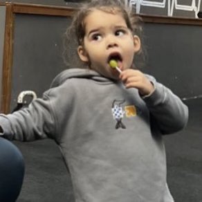 I know we are hanker lovers we are the ones who will win at the end of this game as always take it easy we are together and everything that happens is just a game and when they come back hanker everyone will shut up but us this is the bet We will kill hate with love