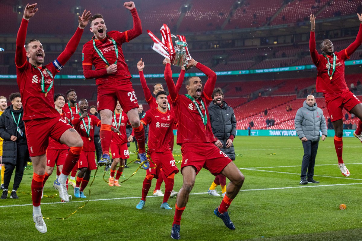 ThaiLFC's tweet photo. มีใครให้มากกว่ามาติปไหม? 🏆🎉

#LFCThai https://t.co/qZIBS5odeT
