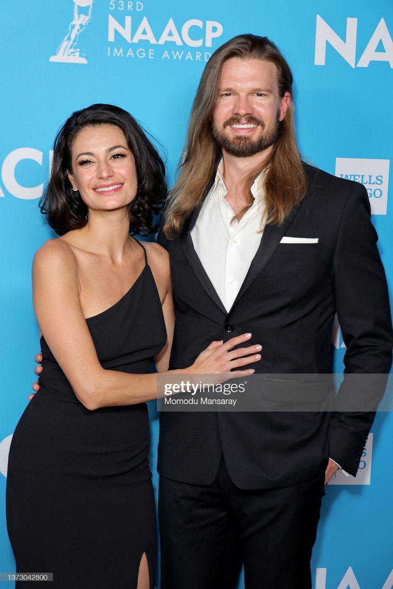 theknightsyoung tweet media