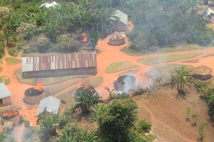 MinembweM's tweet photo. 🔴URGENT: MIKENGE: 2 personnes de la communauté Banyamulenge viennent d'être tués à l'intérieur du  site de déplacés internes Banyamulenge  de #MIKENGE, S/K. https://t.co/0ICU5fgQjF