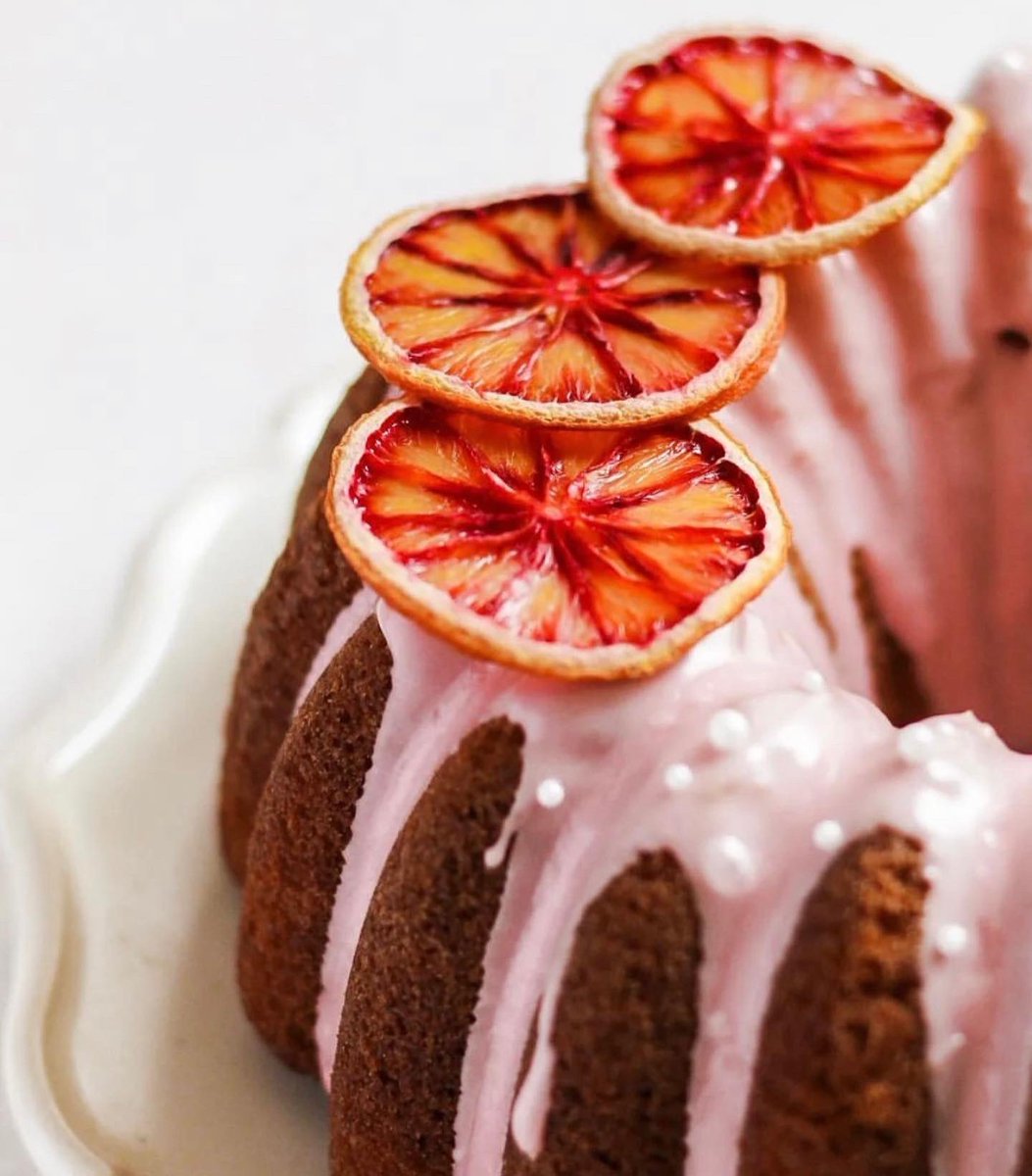 House_of_Coco's tweet photo. Finish your weekend RIGHT with this easy one tin bake 🍰
Our girl Debs has been rustling up this Blood Orange Bundt
An easy bake using seasonal ingredients. We had you at moist, right? #CocoKitchen https://t.co/KsgzQMIezx #Foodie #GBBO #Baking https://t.co/ocjeMaPaR3