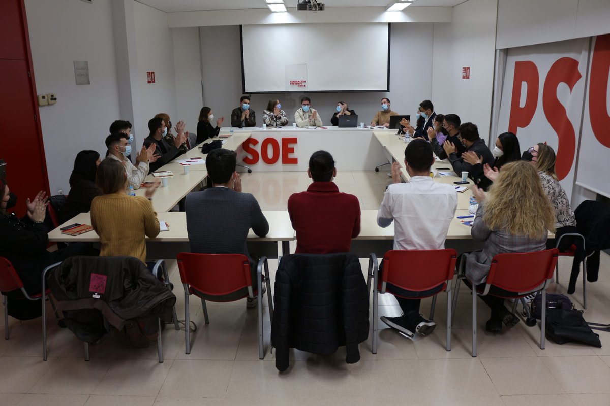 jsrmurcia's tweet photo. 😍 La nueva CER ha mantenido su primera reunión donde se han marcado las líneas de trabajo a seguir.
✊ Empezamos esta nueva etapa con ilusión y con el objetivo de conseguir una Región más justa y con futuro, donde la #GeneraciónPresente no quede en el olvido. https://t.co/T794YvhI39