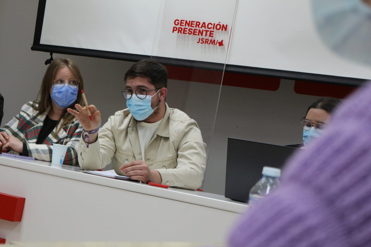 jsrmurcia's tweet photo. 😍 La nueva CER ha mantenido su primera reunión donde se han marcado las líneas de trabajo a seguir.
✊ Empezamos esta nueva etapa con ilusión y con el objetivo de conseguir una Región más justa y con futuro, donde la #GeneraciónPresente no quede en el olvido. https://t.co/T794YvhI39