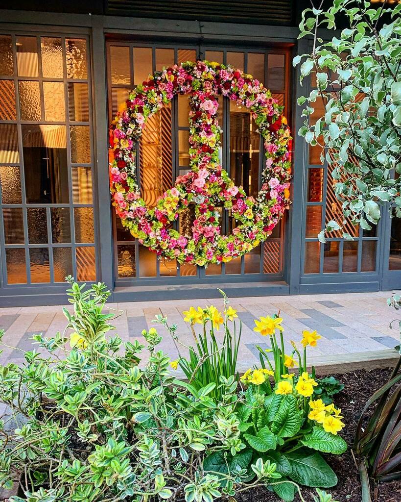 malumpfy's tweet photo. Floral display, Circus Village West, Battersea Power Station, this morning.
#flowerdisplay #nonukes #pauledmonds #peace #circusvillagewest #batterseapowerstation #bps #nineelms #battersea #wandsworth #london #londonist #thisislondon #londonfootprints #… https://t.co/1Ml6STBc2N https://t.co/gEFGmcsZKa