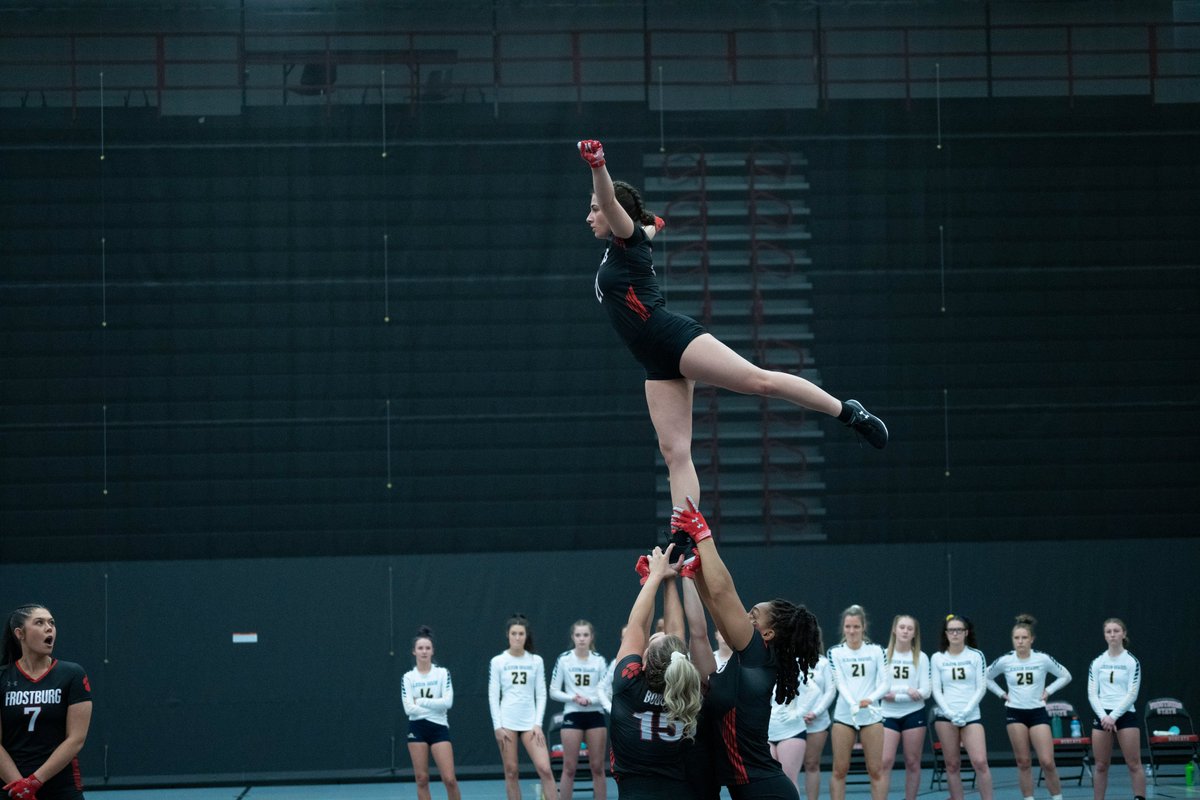 Acro and Tumbling is up at the half! #bobcatpride
Bobcats🐾-90.750
Fighting Falcons🐦-88.100
Battlers⚔️-66.000