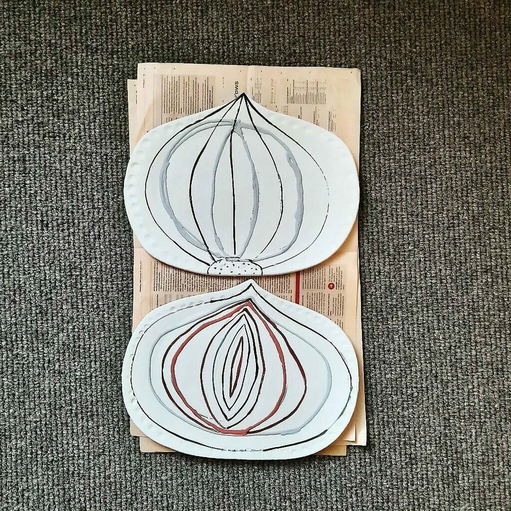 CEopenstudios's tweet photo. • @rosamundcoady Nearly ready to pack the kiln.
#plates #largeplates #studioceramics #ceramics #earthenware https://t.co/sG2sYFTSjb https://t.co/EOMZ9ANnZ3