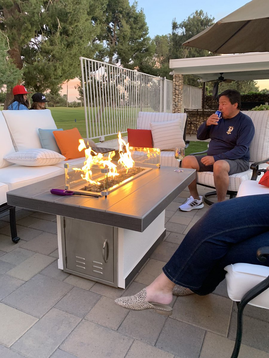 PoiseMatters's tweet photo. Weekend vibes #threedogs #placentia neighbors are the best https://t.co/cEif4fP0qq