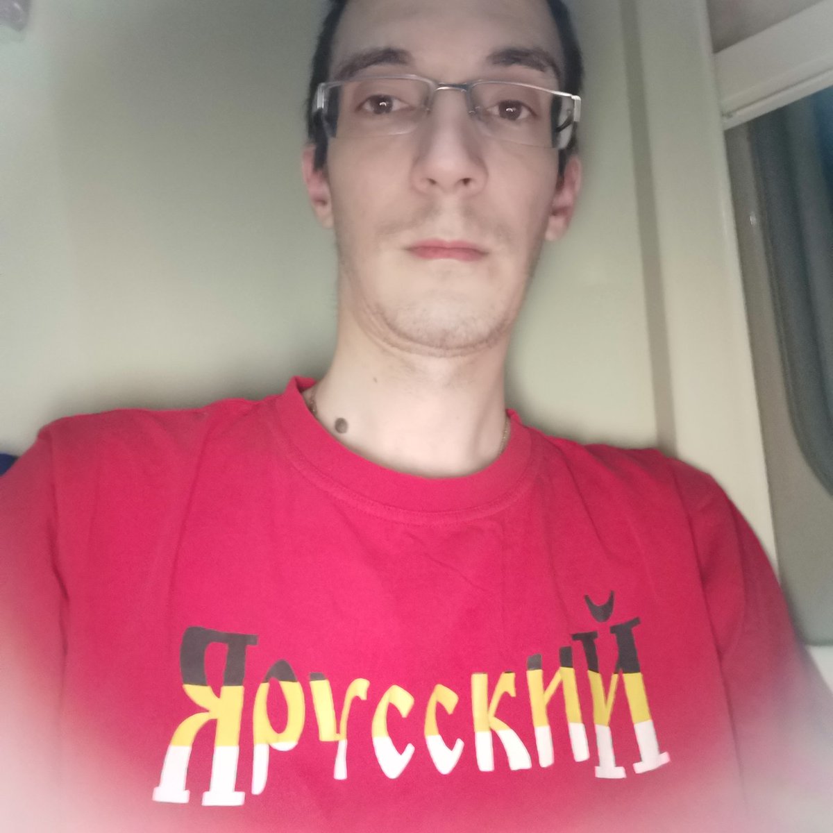 HermashEM's tweet photo. Актуальную майку достал с полки шкафа https://t.co/h0S9cWebWR
