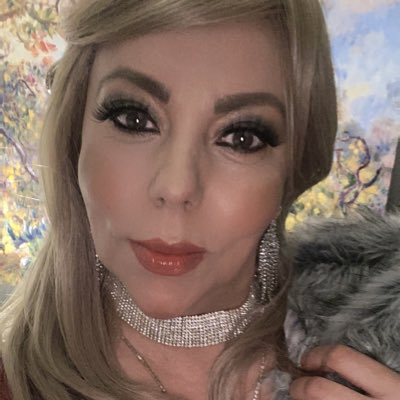 RebeJauregui's tweet photo. #NuevaFotoDePerfil https://t.co/RvRzTCjJhe