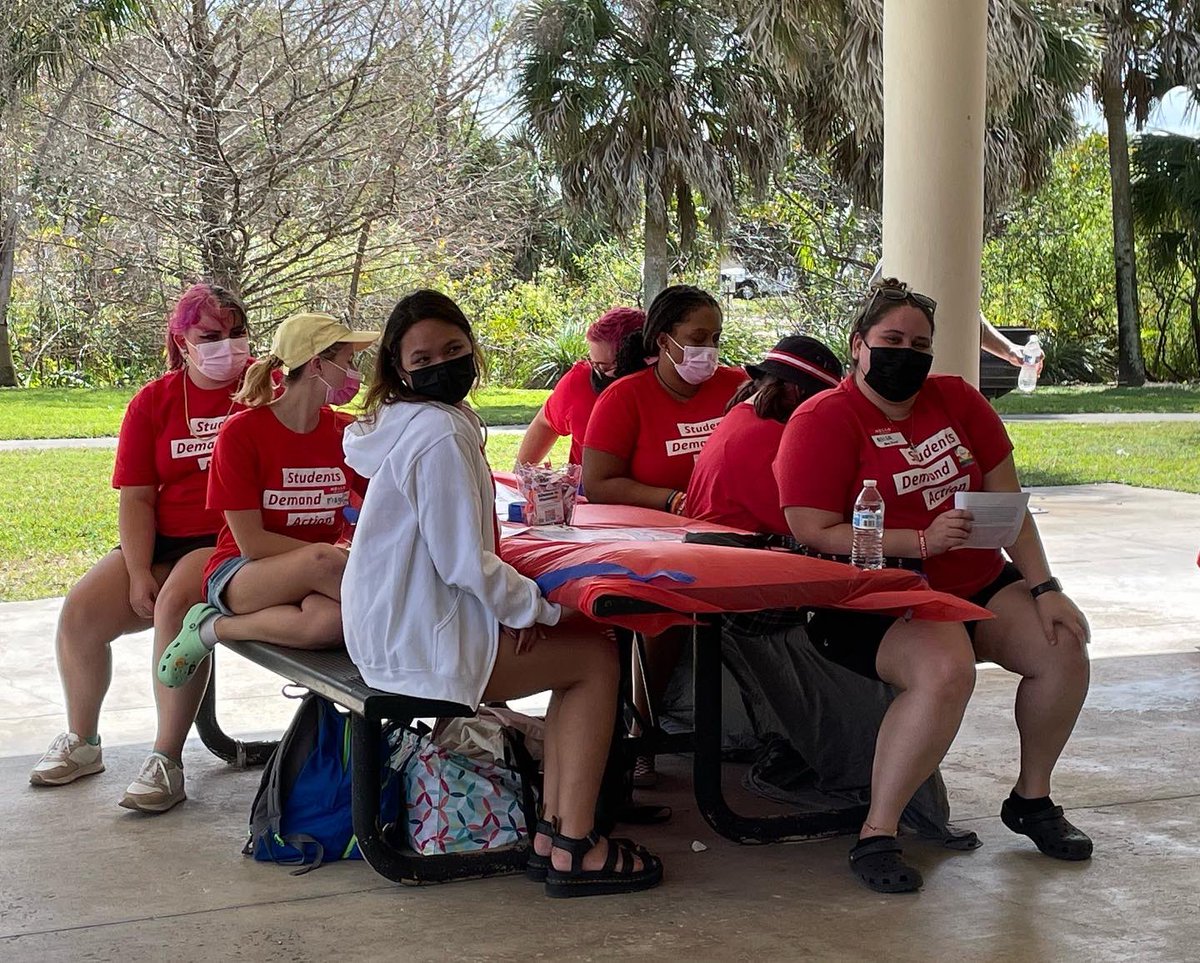 nancyfryfl's tweet photo. …to tell us about their work (see the picture with the QR codes to learn more). #floridadayofaction #MomsAreEverywhere #endshootfirst #FlaPol (2 of 2) https://t.co/5MH2m0iiK5