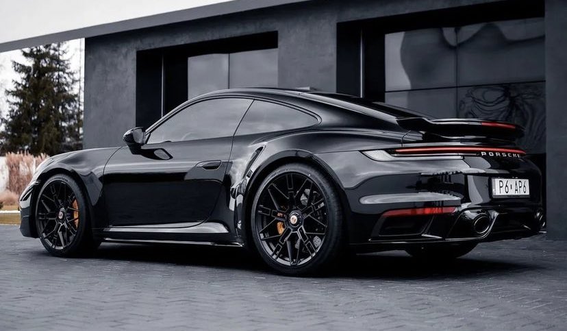 LuxuryCars365's tweet photo. Porsche 911 Turbo S ♠️ https://t.co/RA6bOFHsF2