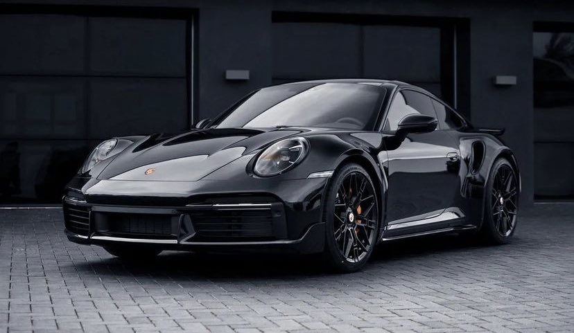 LuxuryCars365's tweet photo. Porsche 911 Turbo S ♠️ https://t.co/RA6bOFHsF2
