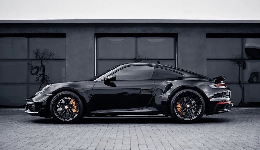 LuxuryCars365's tweet photo. Porsche 911 Turbo S ♠️ https://t.co/RA6bOFHsF2