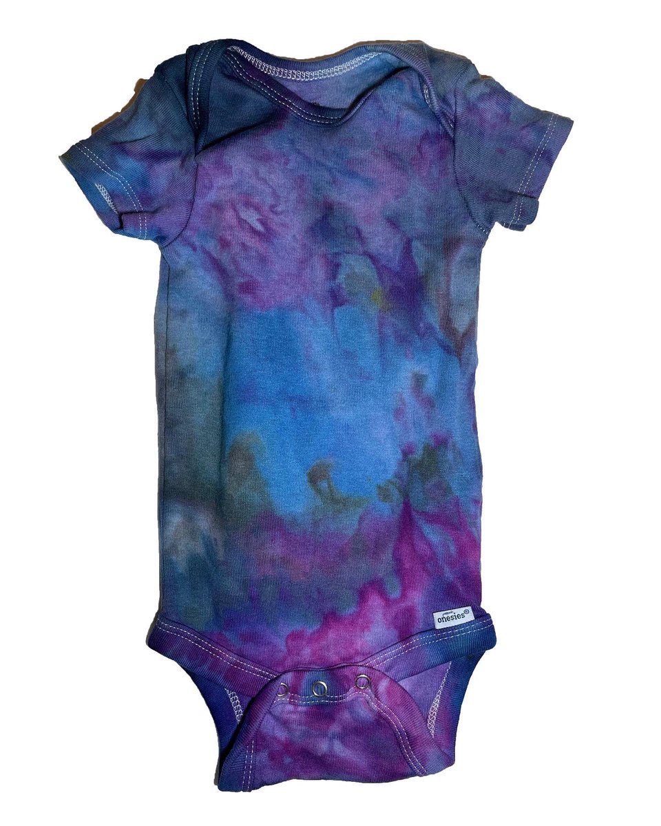 GoodNoteCo's tweet photo. So many different one of a kind onesies available in sizes 0-3, 3-6, 6-9, 12, 18, and 24 months! 👽

#goodnote #goodnoteco #tiedye #kidstiedye #onesie #onesies #babyonesie #tiedyeonesie https://t.co/6TQMSCxurv