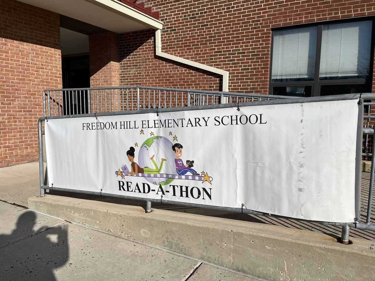 rc001i's tweet photo. It’s that time of year. Happy reading everyone. @freedomhillpta @FreedomHillES #fhhighlights https://t.co/7YvOed1O9K