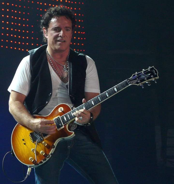 Happy Birthday to legendary musician Neal Schon! 