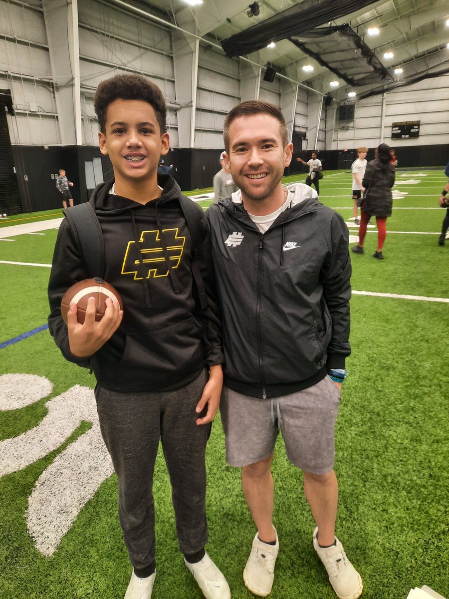 MarcustoBreezy1's tweet photo. Had a Great Time at the Elite11 Academy This weekend. Learned a lot About being a leader on and off the filed and was able to fix my mechanic's.🏈💯❤@QBMag @QbTakeover @AlphaProspects @JasonKervin @AHSJrRaiderFB @Elite11 @QBHitList @PrepRedzoneGA https://t.co/bFhePxVKbu