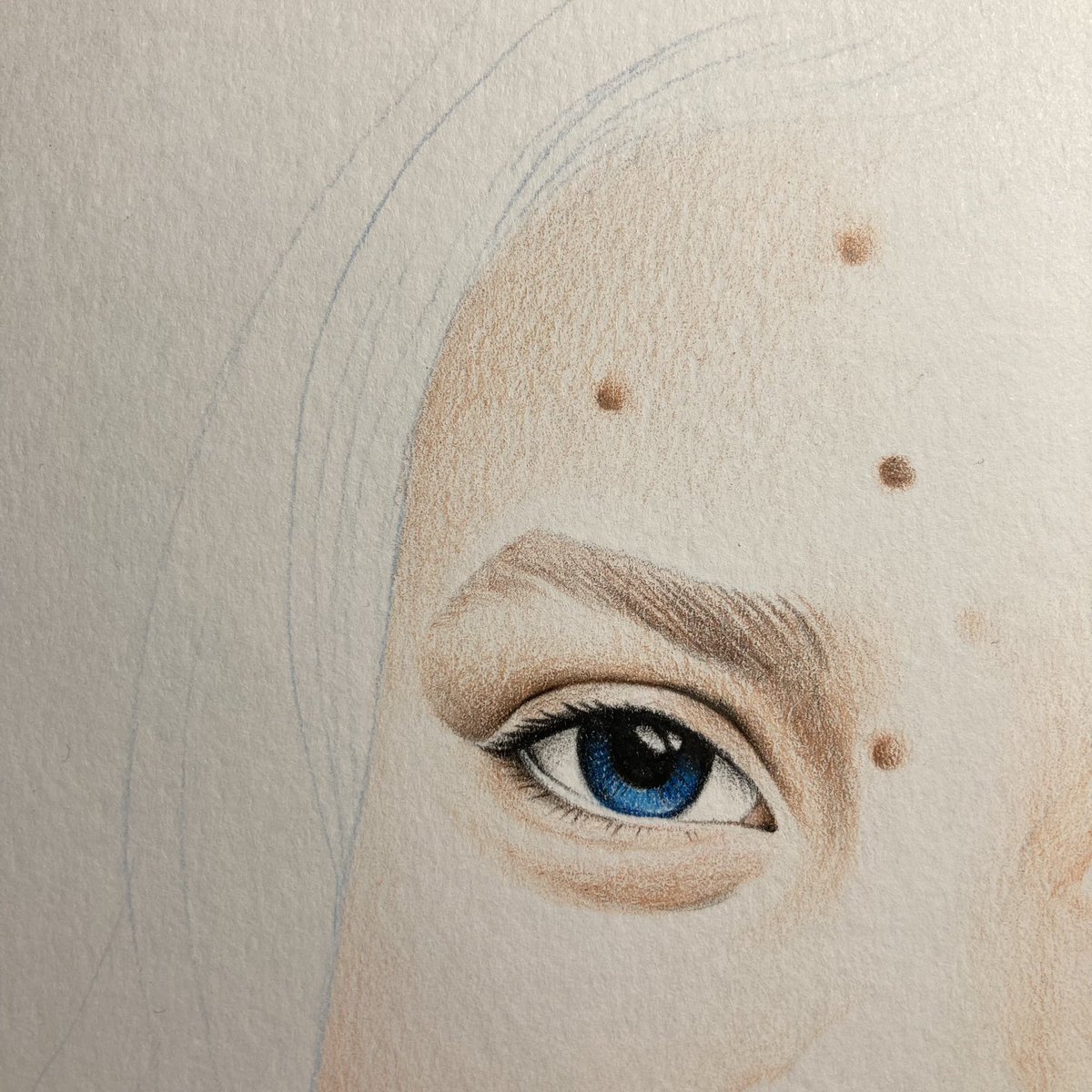 DezMPittman's tweet photo. Some progress on a commissioned portrait. #art #artwork #drawing #illustration #illustrator #coloredpencil #prismacolor #drawnportrait https://t.co/dt021ucVPL