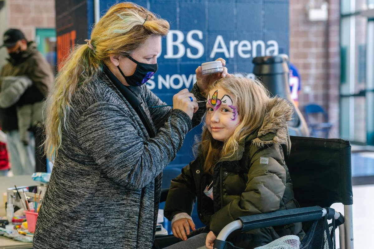 AHLIslanders's tweet photo. When we said Sundays are for the Kids, we weren't kidding.
Check out the remaining Kids Day dates & learn more ➡️https://t.co/CLjDcky6P0
#BRIvsCLT | #KidsDay https://t.co/ZtlegApjB5