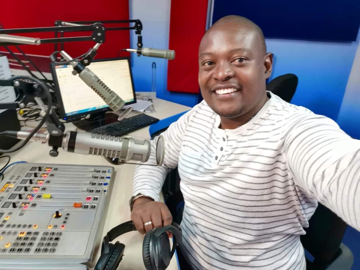 RadioCitizenFM's tweet photo. Ndiyo kujitosa ndani ya #CitizenExpress na Pandeee Pande , Mkalla Mwambodze. Twende naloooo https://t.co/6oymF9oXh8