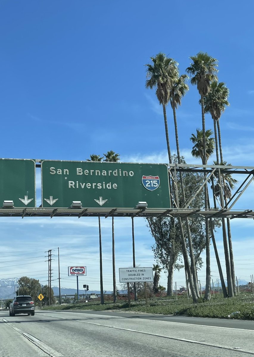 Clare_BK's tweet image. I hear they have great aircon here @ThatKevinSmith @RalphGarman #hollywoodbabbleon