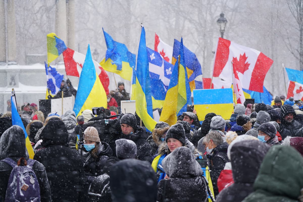 tvanouvelles's tweet photo. Ukraine : Un millier de manifestants pour la paix à Montréal
https://t.co/7P4Ru0Lwqh https://t.co/kDI90wxJRQ