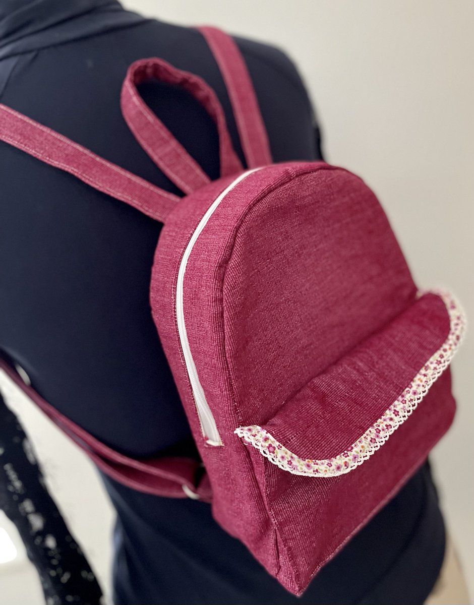flashMHandmade's tweet photo. The new mini backpack in cotton plum fabric is now finished and it’s ready to go on to the #etsyshop. Here it is…
Please get in touch via bio for more details…
#brumhour #crazybizparty #UKGiftHour #ukmakers #hamdmadehour https://t.co/oMTuF68703