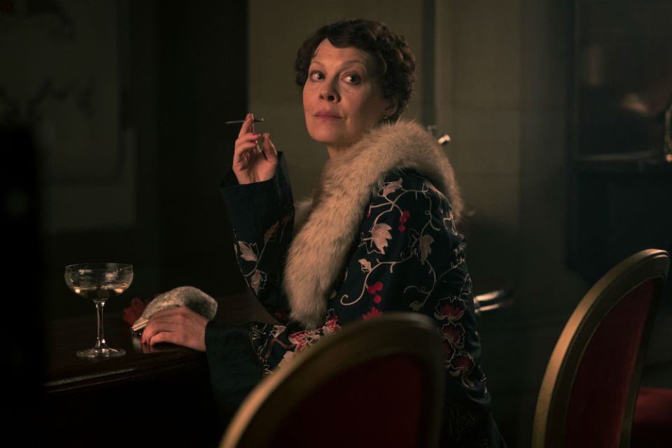 zoebowiie's tweet photo. aunt polly will be sorely missed this season. rip helen mccrory💔 #PeakyBlinders https://t.co/R0WKMnap2z