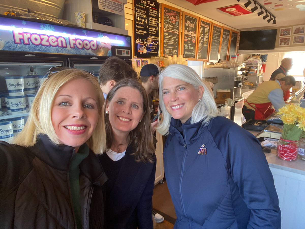 AlexisPHarrison's tweet image. Thank you @SenatorHwang for ice cream &amp;amp; celebrating parents choice! Great company in #FairfieldCT including @bobforgovernor @JaymeStevenson @KimberleyHealy1 🇺🇸 Thank you Saugatuck Seeets! 🍭🍦