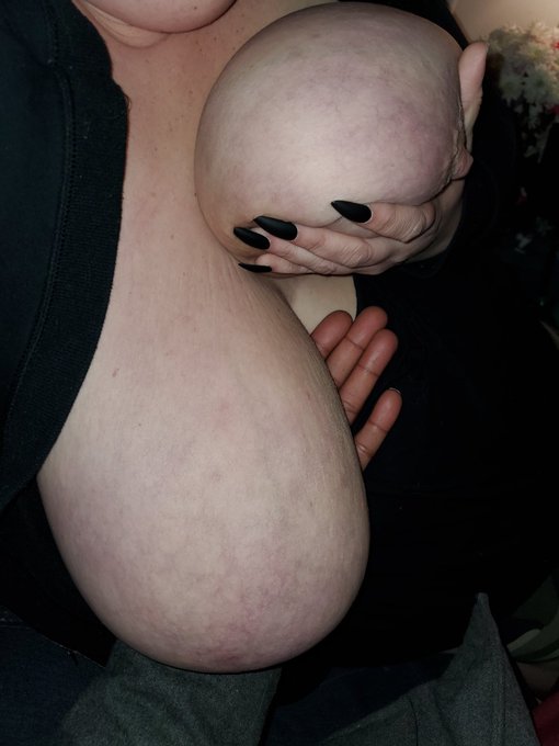 He always treats my tits so nicely! 😊😊🤤🤤💦💦 https://t.co/PnsZk0zamL #bbw #bigtiddygothgirl #bigtitworship<a href="/tag/bbw"class="tags"><span>#bbw</span></a><a href="/tag/nsfwbbw"class="tags"><span>#nsfwbbw</span></a><a href="/tag/hugenaturalbreasts"class="tags"><span>#hugenaturalbreasts</span></a><a href="/tag/prettydick"class="tags"><span>#prettydick</span></a>