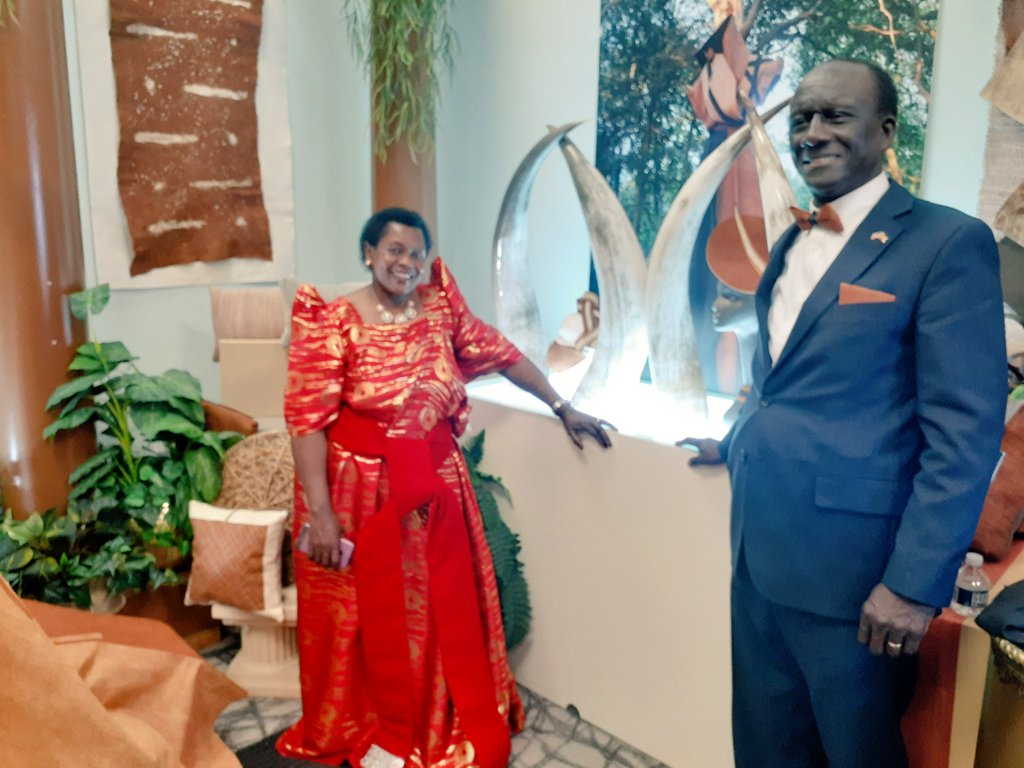 UgaEmbaWashDC's tweet photo. In pictures: scenes from yesterday's #lubugo and #mayembe installation ceremony at the African Textile Museum in Stonecrest, GA https://t.co/QkmkWdT0jO