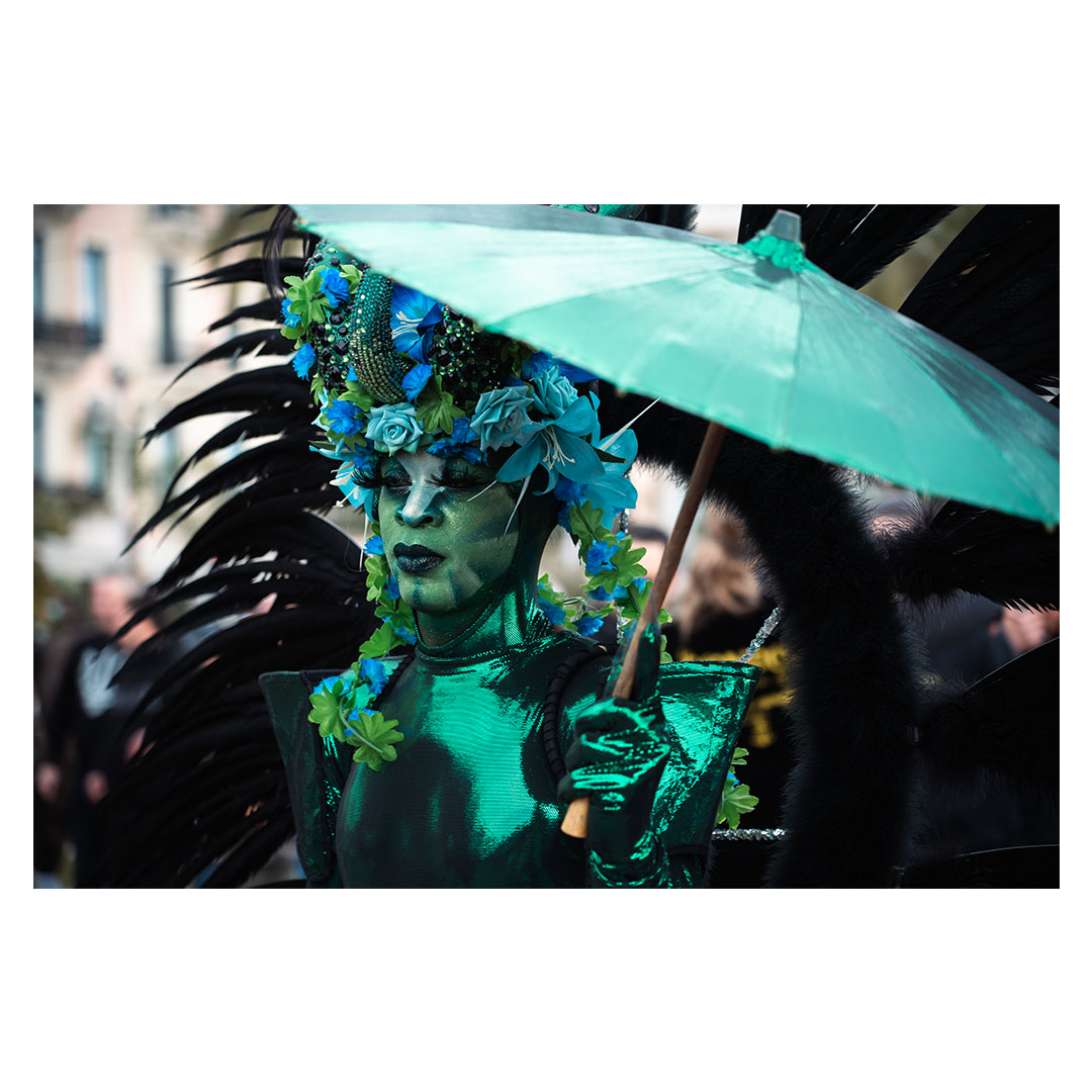 JHauvel's tweet photo. Humains sauvages ou animaux anthropomorphes ? • Photos prises sur la promenade des Anglais à Nice, ce dimanche 27 février, lors de la marche des animaux. Cet événement initié par la @VilledeNice a clôturé l'édition 2022 du @NiceCarnaval.
#carnavalnice #nice06 #CotedAzurFrance https://t.co/NhJI8Kt3km