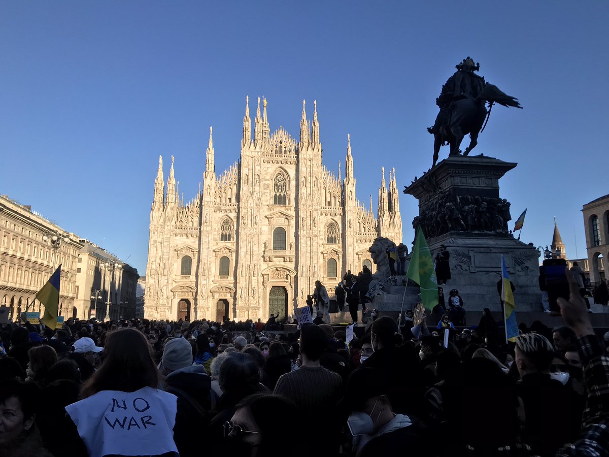 NathanShammah's tweet photo. In the street with thousands of fellow Europeans protesting in support of Ukraine. 🇪🇺 https://t.co/sy5CM2YXiF