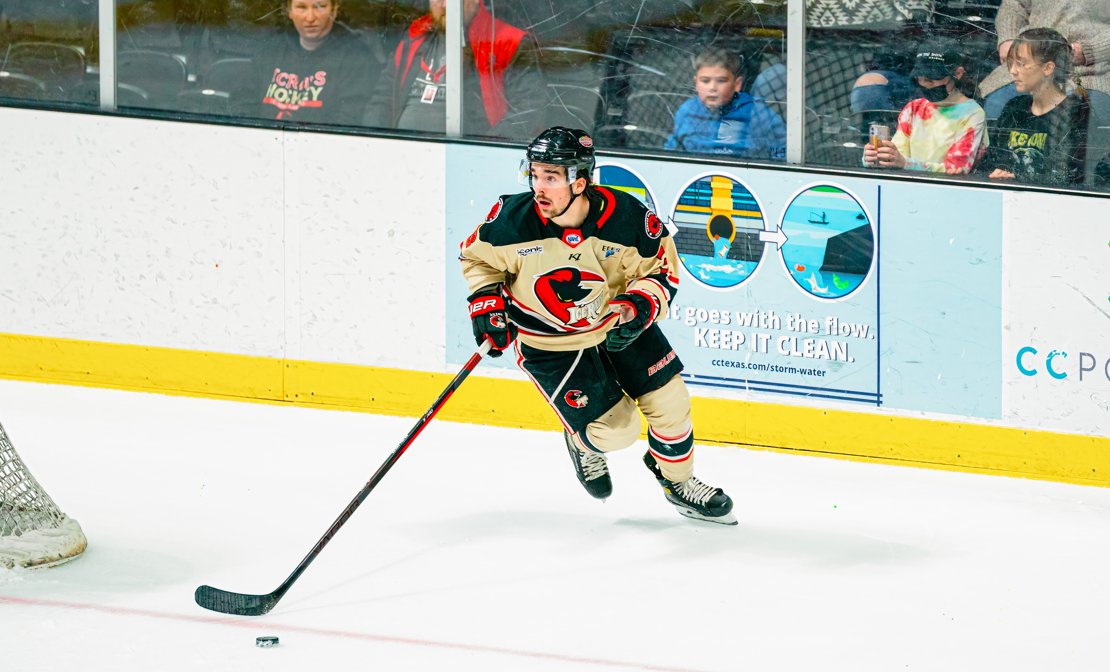 Join us in wishing IceRays defenseman Matt Harvey a very Happy Birthday!

P/C: Meza Photos 