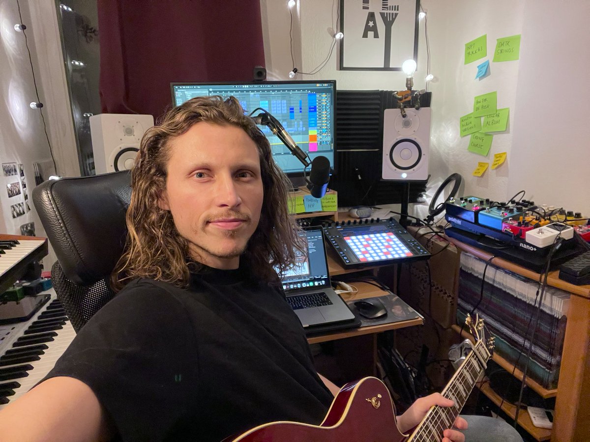 joshsavagemusic's tweet photo. Welcome to my home studio where I’m making my #toyoufromme collection. 

2nd NFT drop is bouncing as we speak! 🎉 https://t.co/7tZUX7iJ0m