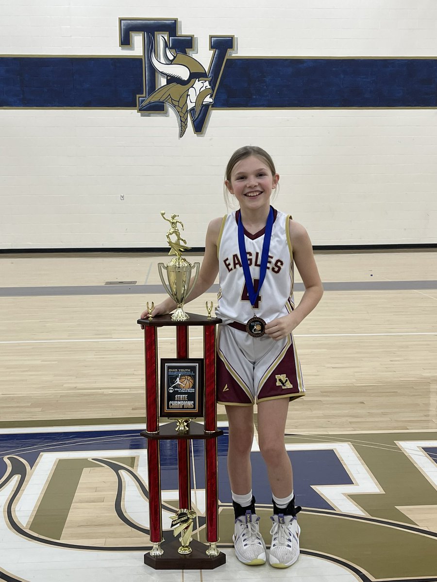rachel_stultz's tweet photo. @newalbanygbk 5th Grade State Champs!! Hard work and hustle for these girls this weekend! 💪🏻🏀❤️ https://t.co/mY2l9RTi96