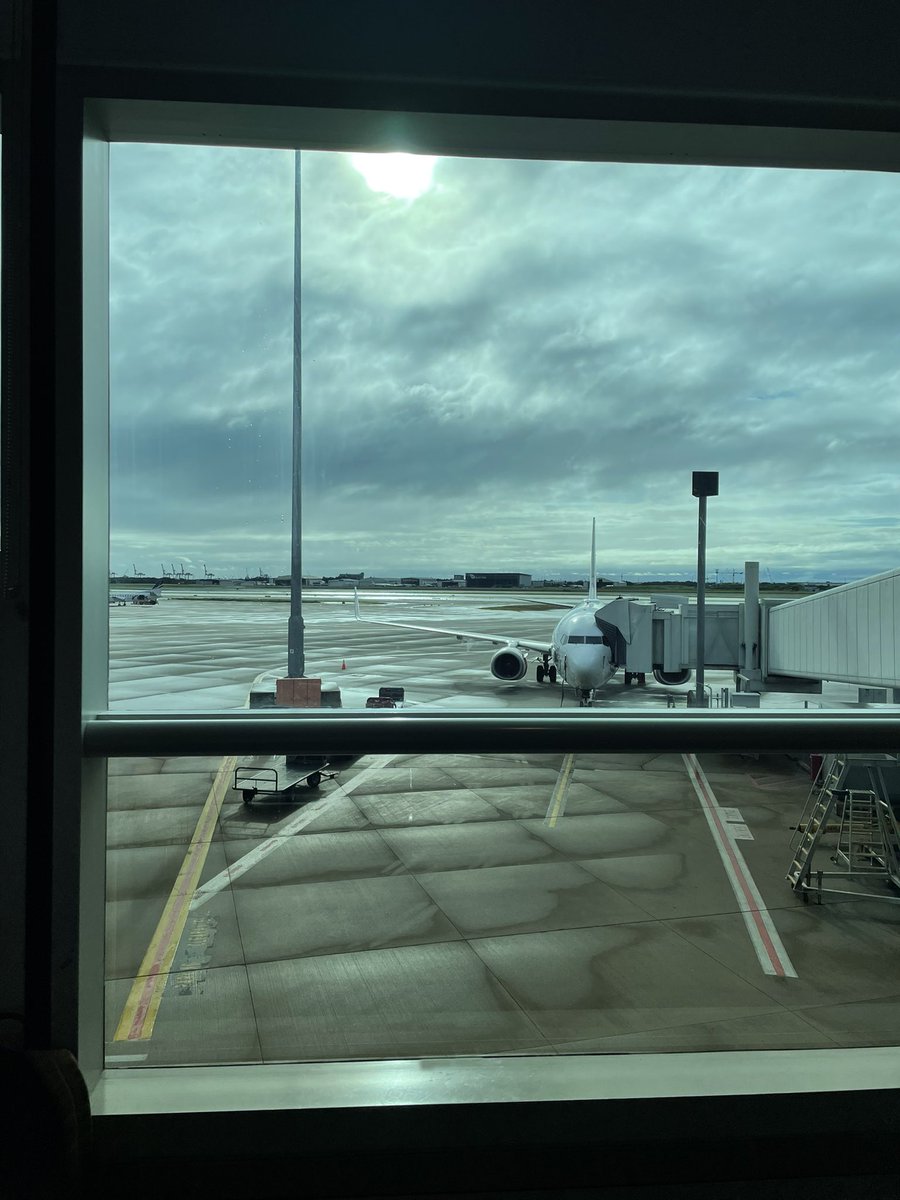 thelyneffect_'s tweet photo. Wild ride but we here! Next stop Melbourne YEAHHH BOOIIIII https://t.co/uNuLLZKrZV