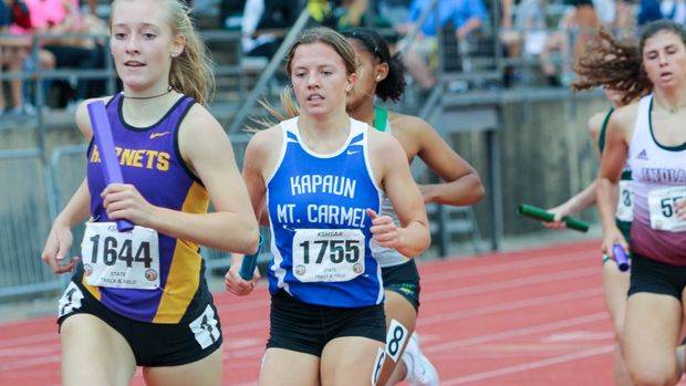 KansasMileSplit's tweet photo. Today is the Class 5️⃣🅰️ Pre-Season Team rankings for boys &amp; girls 

➡️ https://t.co/F7XyhIdDlG https://t.co/F7mC42Usld