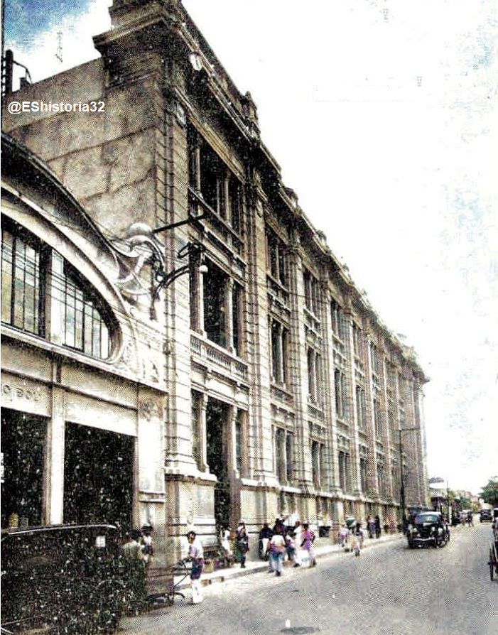 EShistoria32's tweet photo. Palacio de las Comunicaciones (Telégrafo) y parte del Almacén Bou, sobre la actual Calle Rubén Darío, San Salvador, 1937. https://t.co/yCnI2ADixl