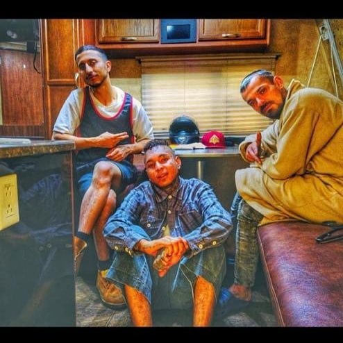 lareinadelflow0 tweet picture