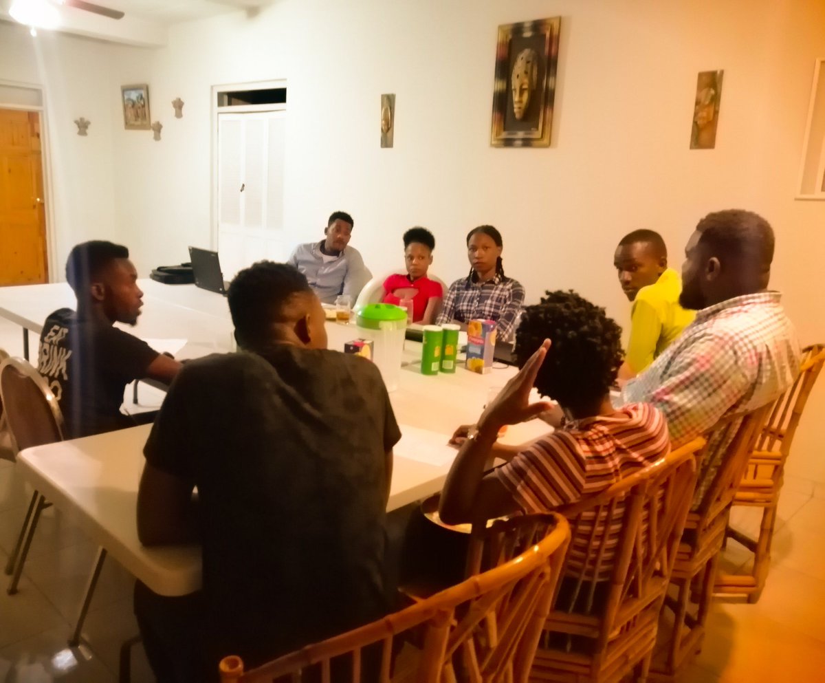 26.02.22

Fructueuse réunion avec le conseil d'administration de la FLP, question de discuter sur des différents points concernant les projets clés liés au développement personnel et communautaire...

facebook.com/FondationLaPro…