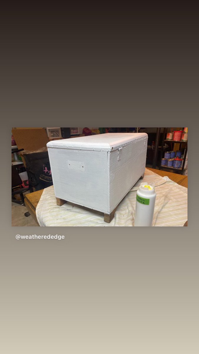 KalaMerrell's tweet image. Working on this cute little chest for my girls room….❤️ #weatherededge #weatherededgefurniture #furniturerestoration #fishersindiana